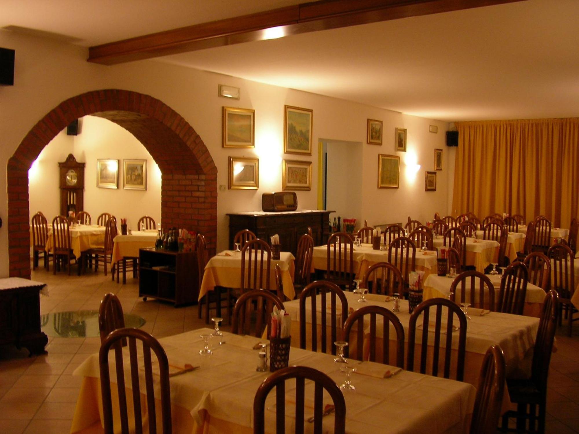Hotel La Pergola Moniga del Garda ภายนอก รูปภาพ